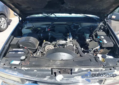 1999 Chevrolet Tahoe Lt z USA, uszkodzony, nr VIN 1GNEC13R7XJ472057